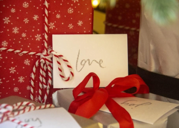 5 Corporate Gifts To Induce A Positive Ambience In The Office