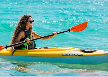 Paddleboard vs Kayak: Which is More Fun?