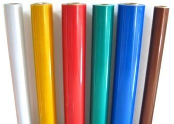 Using reflective vinyl for personalized street signs with traditional fabrication and digital printing methods