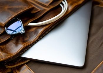 Tips for buying a leather laptop bag