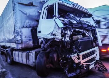 What Should You Expect From an Experienced Truck Accident Attorney?