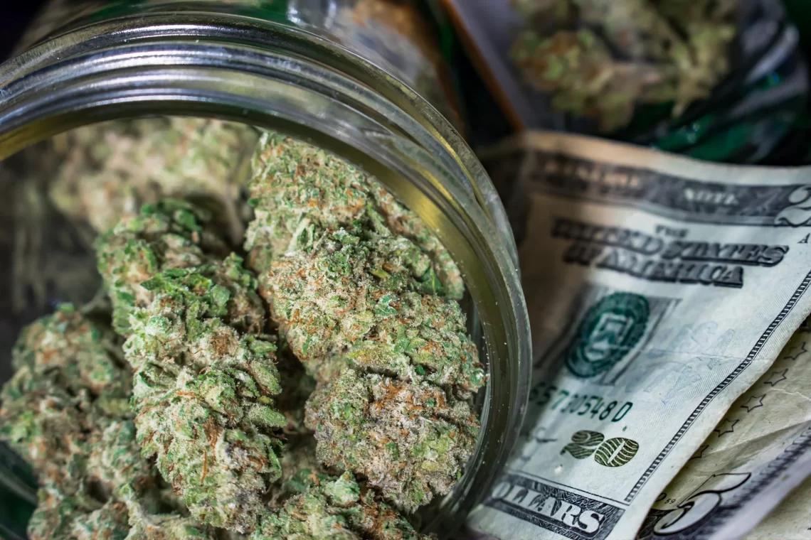 How to Buy Weed Online- Some Helpful Tips