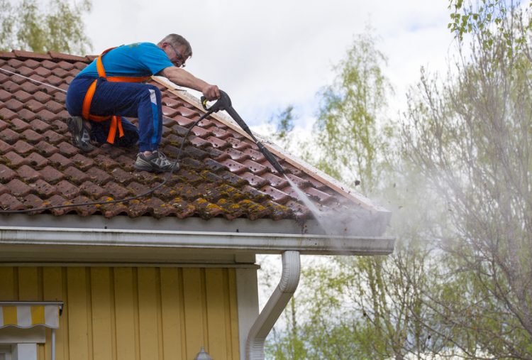 Why a Gutter Cleaning Service Is Good for Your Home