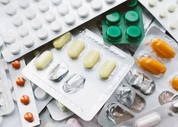 Why Natural Weight Loss Pills Are Better Than Prescription Diet Pills