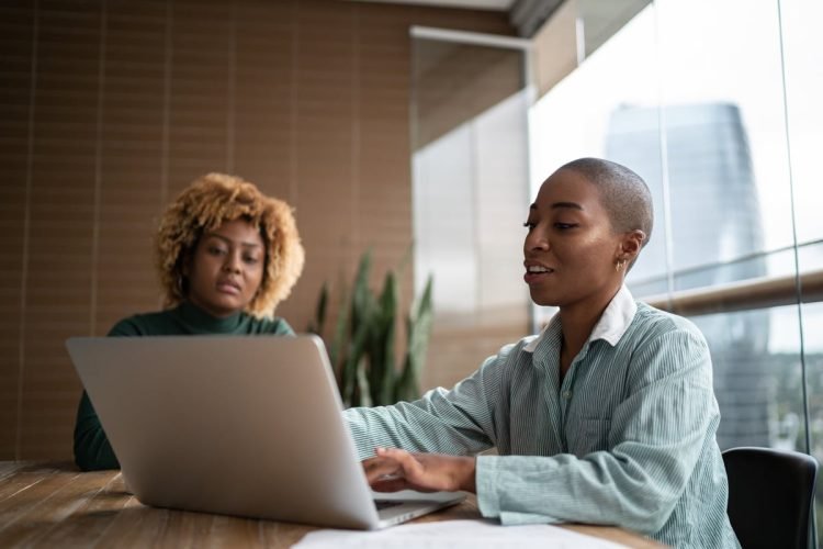 Five Reasons to Use a Tax Service