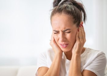 Best Essential Oil Blends for Vertigo Relief | How to use them & Safety