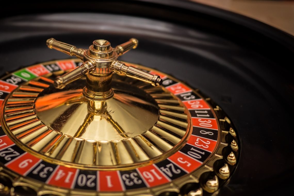 How is the Online Casino Market Affecting Sales of Roulette Displays?