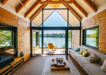 Should You Buy a Vacation Home or a Timeshare?