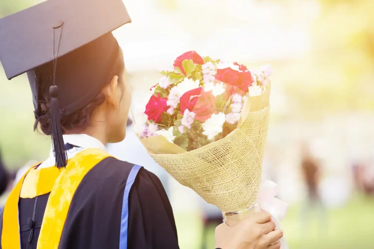 The ultimate guide to choosing the perfect graduation bouquet for your loved ones