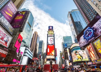 The New Yorker’s Guide to a World Tour: Your Ultimate Checklist for a Global Adventure 