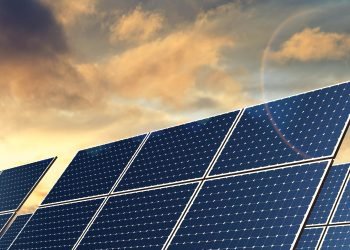 The Benefits of Rooftop Solar Power Plants for Businesses in the UAE
