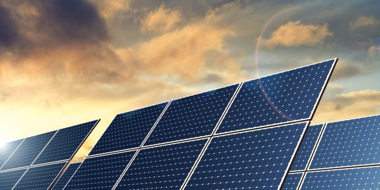 The Benefits of Rooftop Solar Power Plants for Businesses in the UAE
