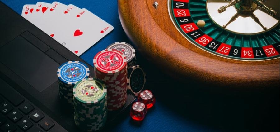 The Future of Online Casinos: Blockchain, VR, and Beyond