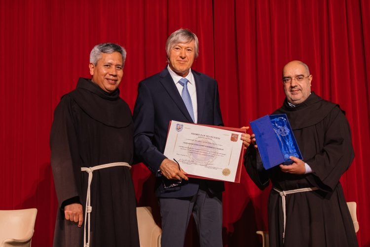 Alejandro Roemmers awarded in Rome