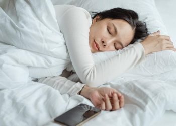 How Silk Sheets Upgrade Your Sleep Comfort?
