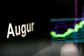 Augur (REP) vs. Traditional Betting: Advantages and Challenges