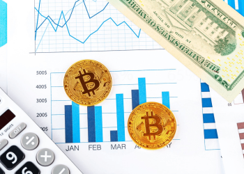 Decentralized Masters Discusses Decentralized Finance and the Wisdom of Crowds: Leveraging Collective Knowledge for Smarter Financial Decision-making