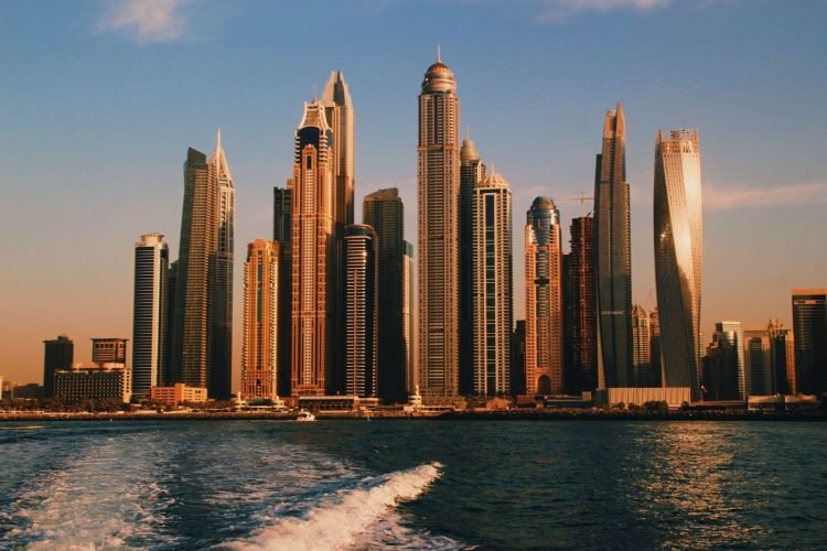 Apartment Lifestyle vs. Villa Living: Pros and Cons in the Dubai Context
