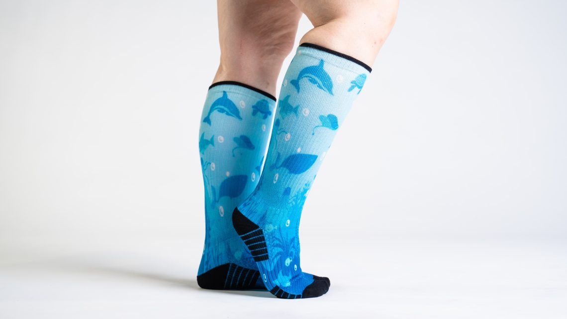 HOW LONG SHOULD YOU WEAR COMPRESSION SOCKS? A 24-HOUR GUIDE