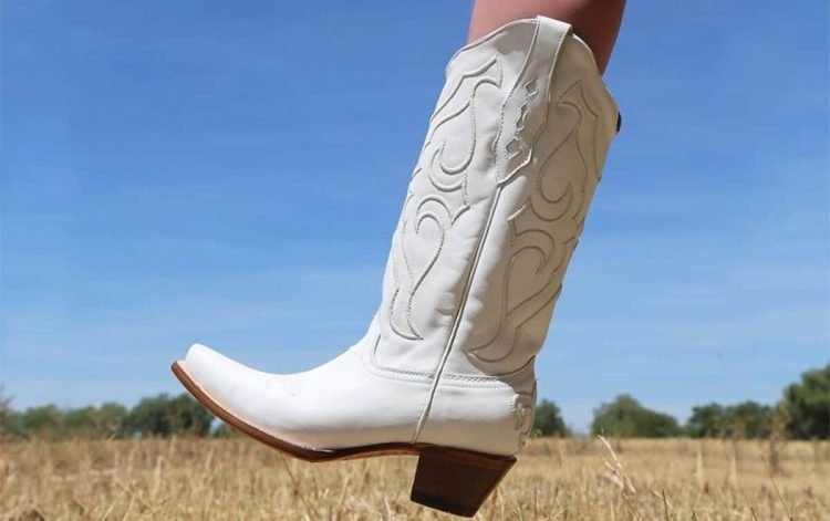 Why Corral Boots are Popular with Men & Women