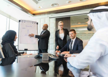 Managing Company Growth: PEO Services in Dubai