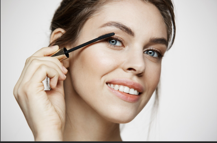The Ultimate Mascara Experience: Why Maha Mascara Stands Out from the Rest