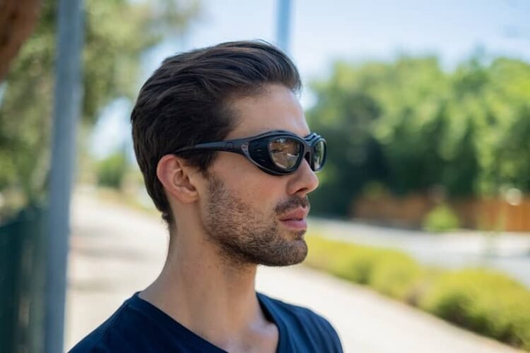 How Prescription Safety Glasses Improve Workplace Efficiency