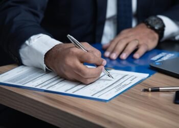 6 Ways a Lawyer Can Help You with Your Injury Claim