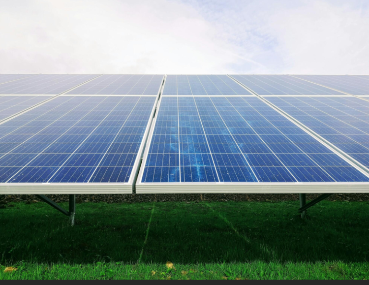 Maximizing Energy Efficiency With a Hybrid Inverter Solar System