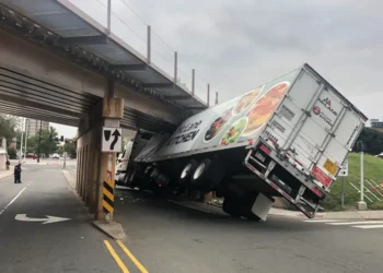 The Impact of Big Rig Truck Accidents on Your Insurance Rates