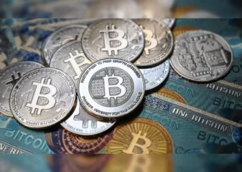 How to Mitigate Volatility as a Bitcoin Investor