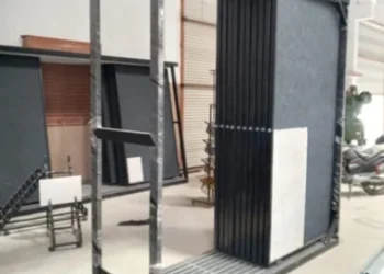 What Are the Likely gains of Display district Tile Display Stand?