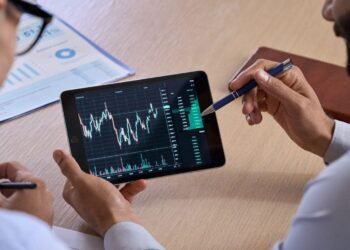 What to look for in a trading platform in India: A comprehensive guide