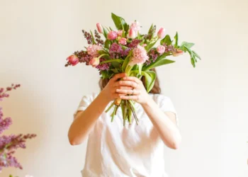 Surprising Benefits of Sending Flowers: More Than Just a Pretty Gesture
