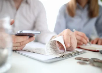 Financial Learning Leaders: Top Investment Education Providers