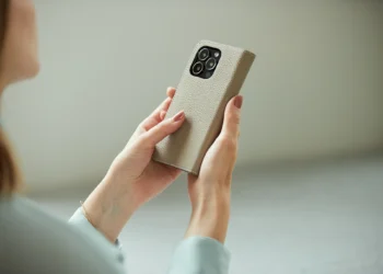 5 Reasons You Should Have an iPhone Case