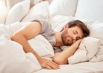 Sleep Therapy On-the-Go: How the ResMed AirMini Simplifies Travel