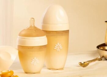 Glass vs. Plastic: Which Baby Feeding Bottle Is Right for Your Baby? 
